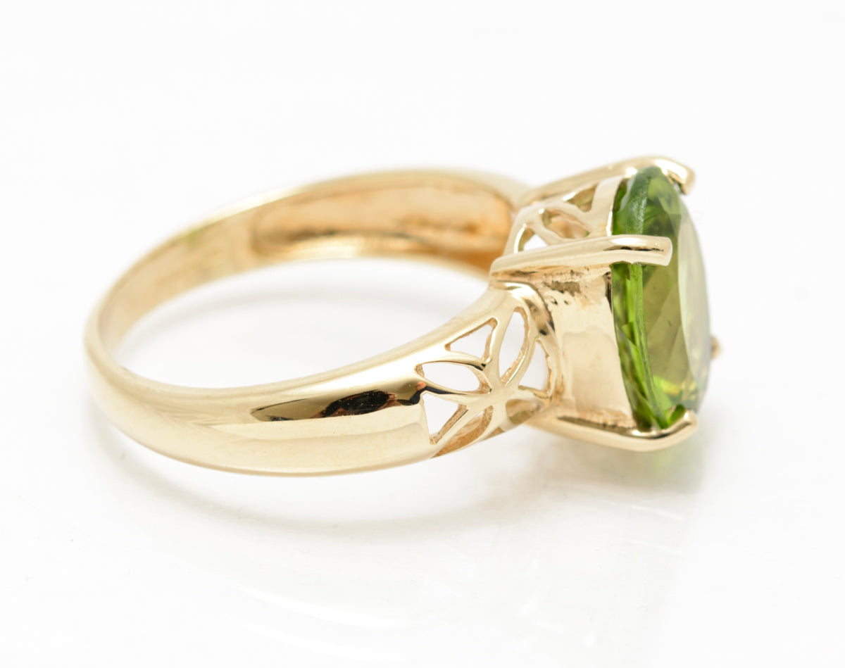 9ct Yellow Gold Solitaire Ring With Natural 3.25 Carat Peridot Gemstone Size N (A2081)