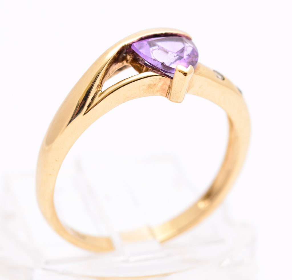 Vintage 9ct Yellow Gold Ring With Trilliant Cut Amethyst & Natural Diamonds UK Size O1/2 (A2093)