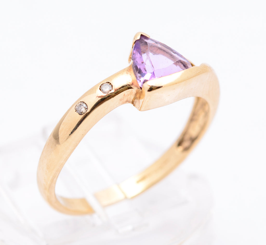 Vintage 9ct Yellow Gold Ring With Trilliant Cut Amethyst & Natural Diamonds UK Size O1/2 (A2093)