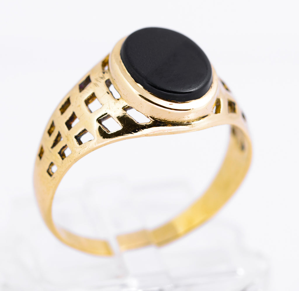 Vintage 9ct Yellow Gold Signet Ring With Black Onyx & Lattice Cut Shoulders (A2134)