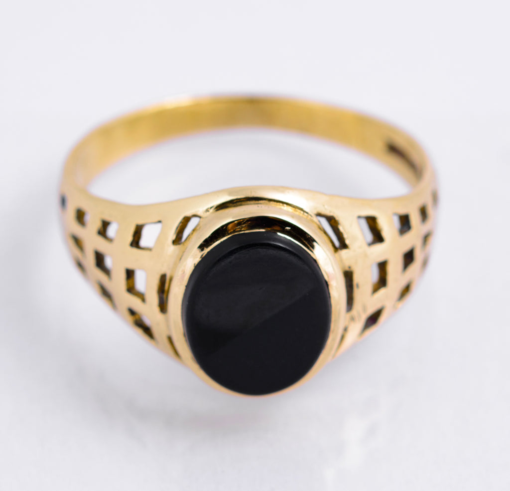 Vintage 9ct Yellow Gold Signet Ring With Black Onyx & Lattice Cut Shoulders (A2134)