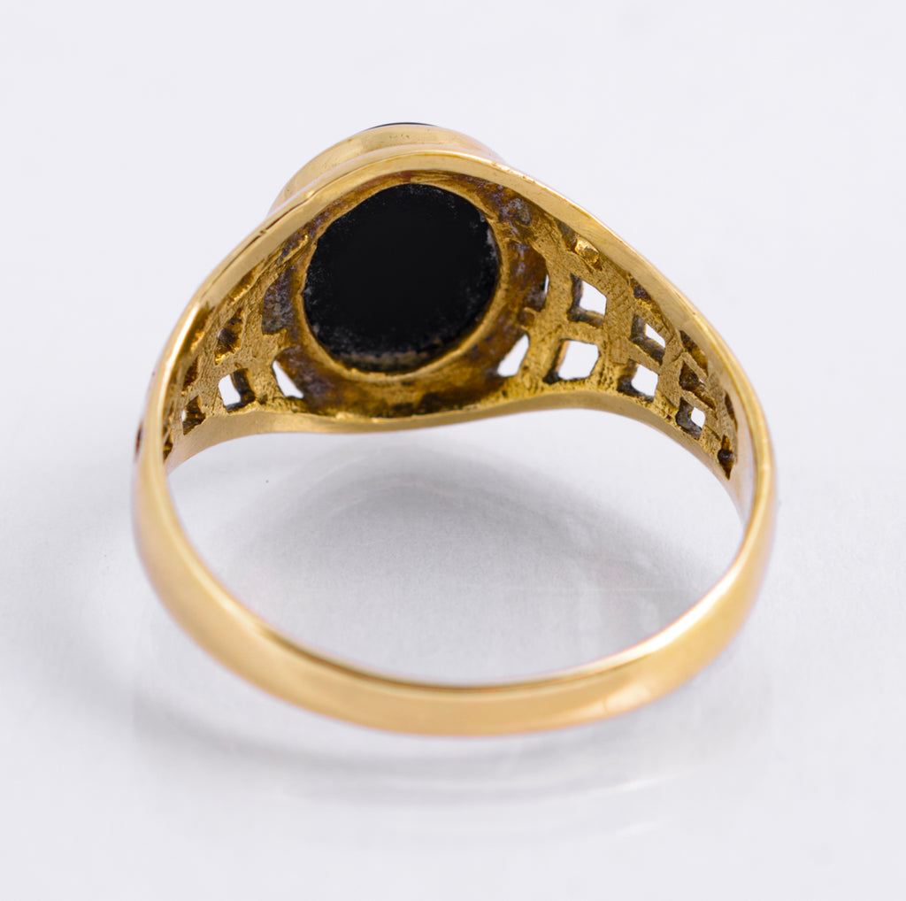 Vintage 9ct Yellow Gold Signet Ring With Black Onyx & Lattice Cut Shoulders (A2134)