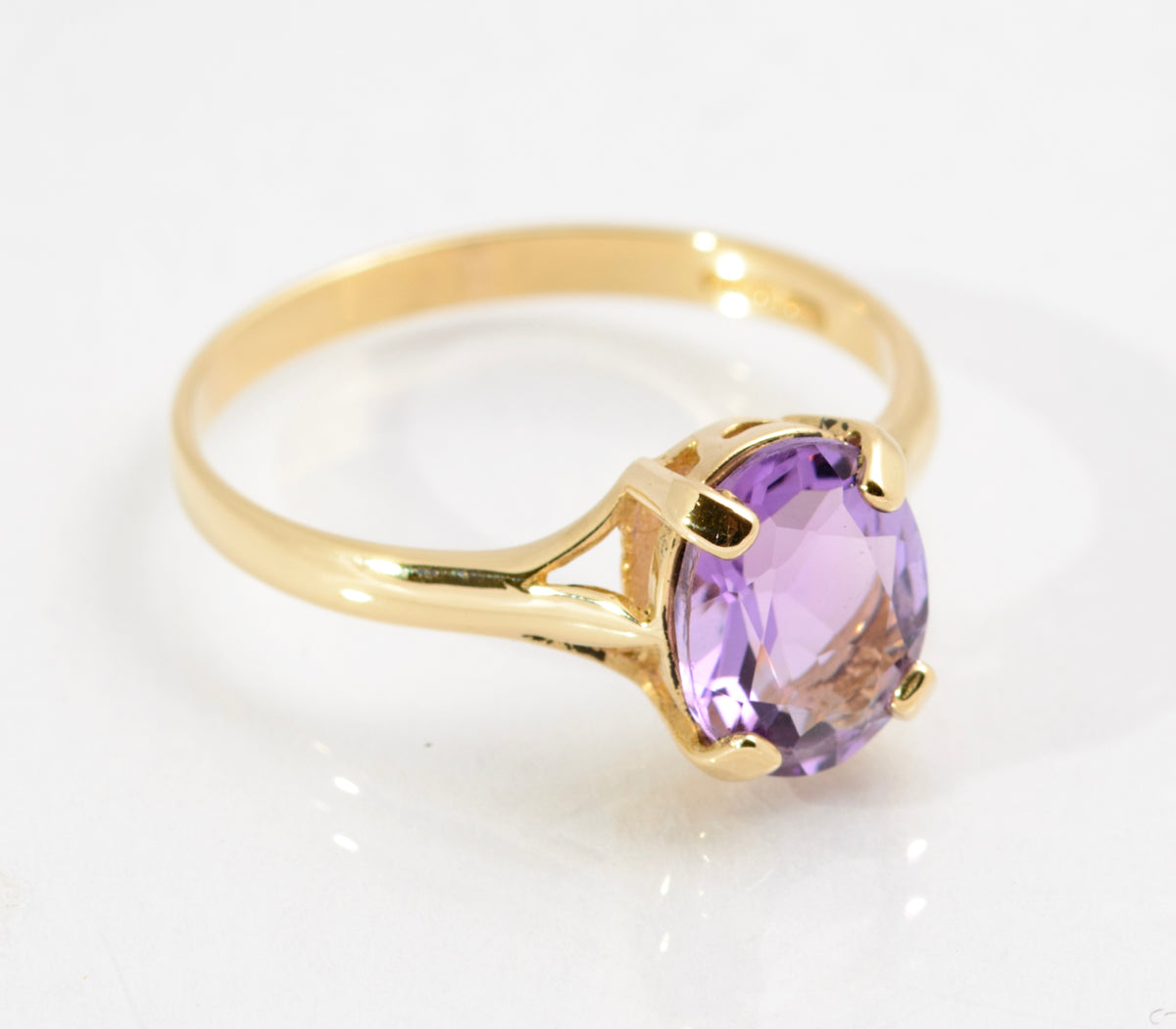 Vintage 9ct Gold & 1.5 Carat Amethyst Solitaire Ring Hallmarked Size P (A2154)