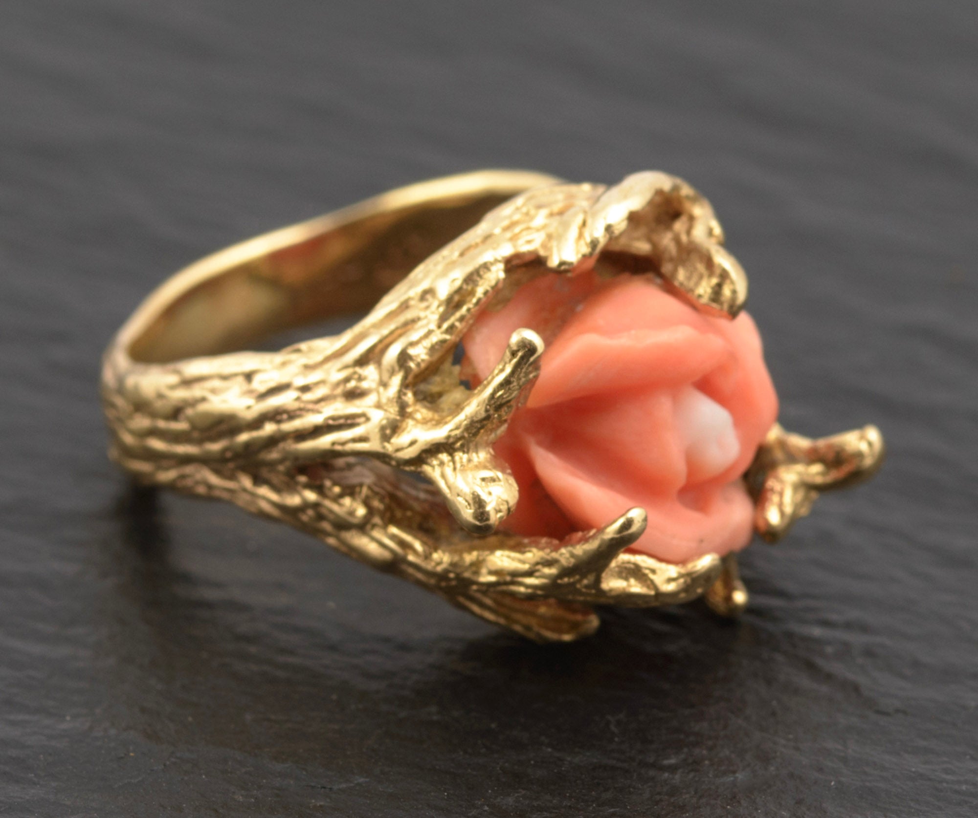 Vintage 14ct Gold Carved Coral Rose Ring - Gold Frond Setting - UK Size O½ - A428