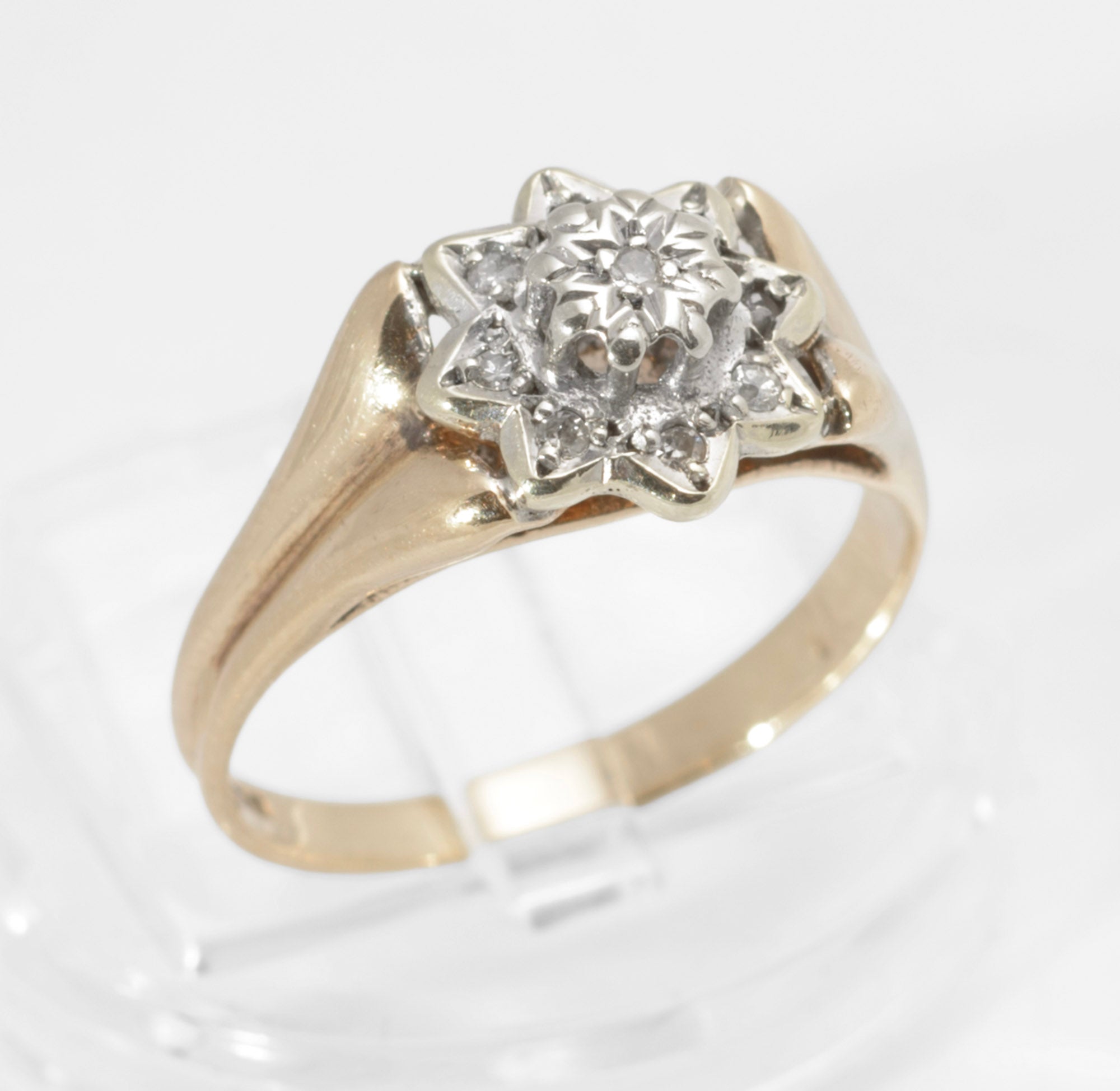 Vintage 9ct Gold Diamond Flower Cluster Ring - Divided Shoulders - Sheffield c.1977 - UK Size L - A440