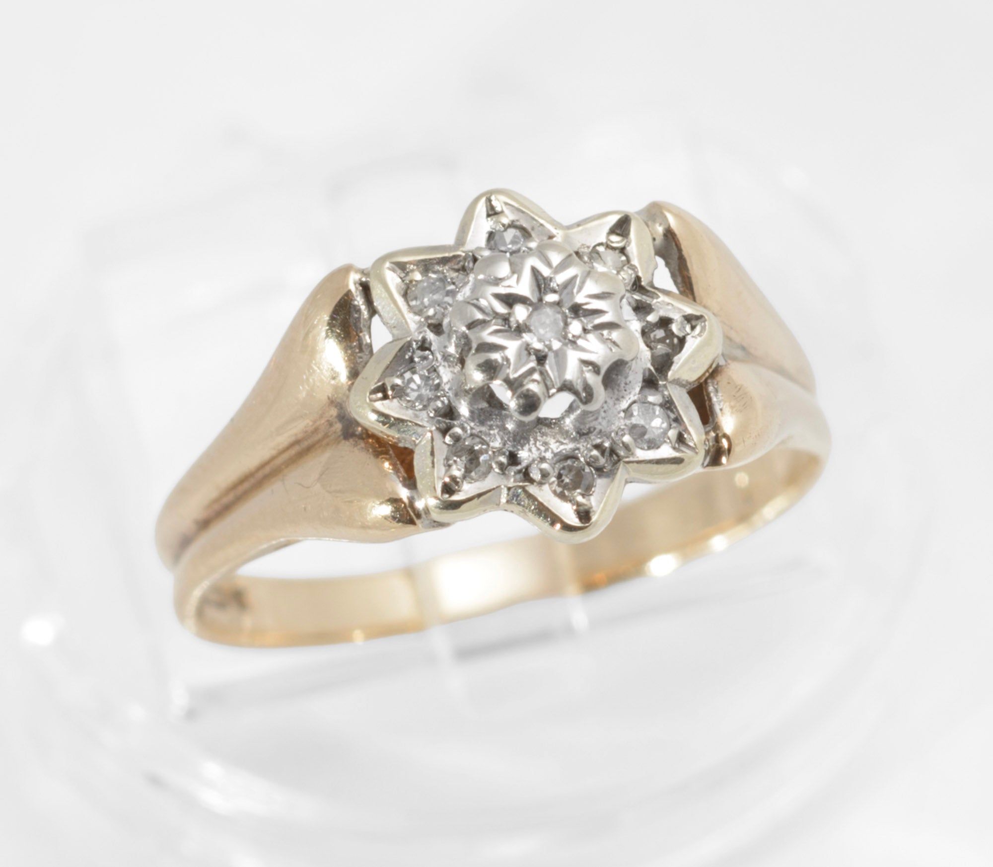 Vintage 9ct Gold Diamond Flower Cluster Ring - Divided Shoulders - Sheffield c.1977 - UK Size L - A440