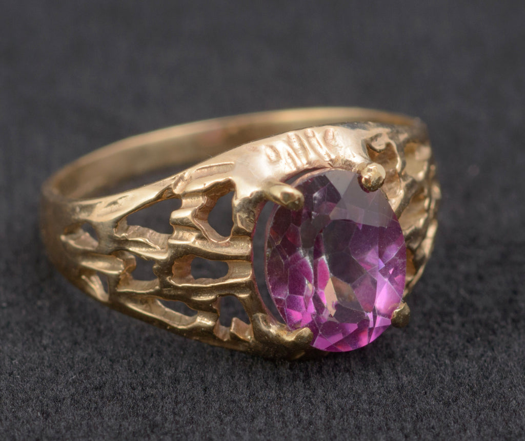Vintage 9ct Gold Purple Topaz Ring - Modernist Open Shoulders - Birmingham 1975 - UK Size P - A466