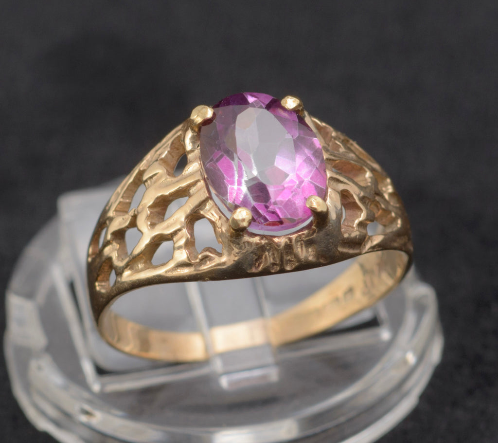 Vintage 9ct Gold Purple Topaz Ring - Modernist Open Shoulders - Birmingham 1975 - UK Size P - A466