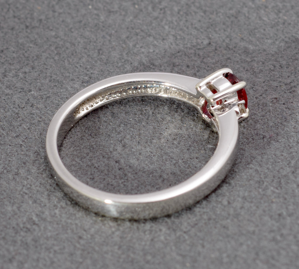 Vintage 9ct White Gold Ruby & Topaz Ring - Hallmarked 2007 - UK Size N - A563