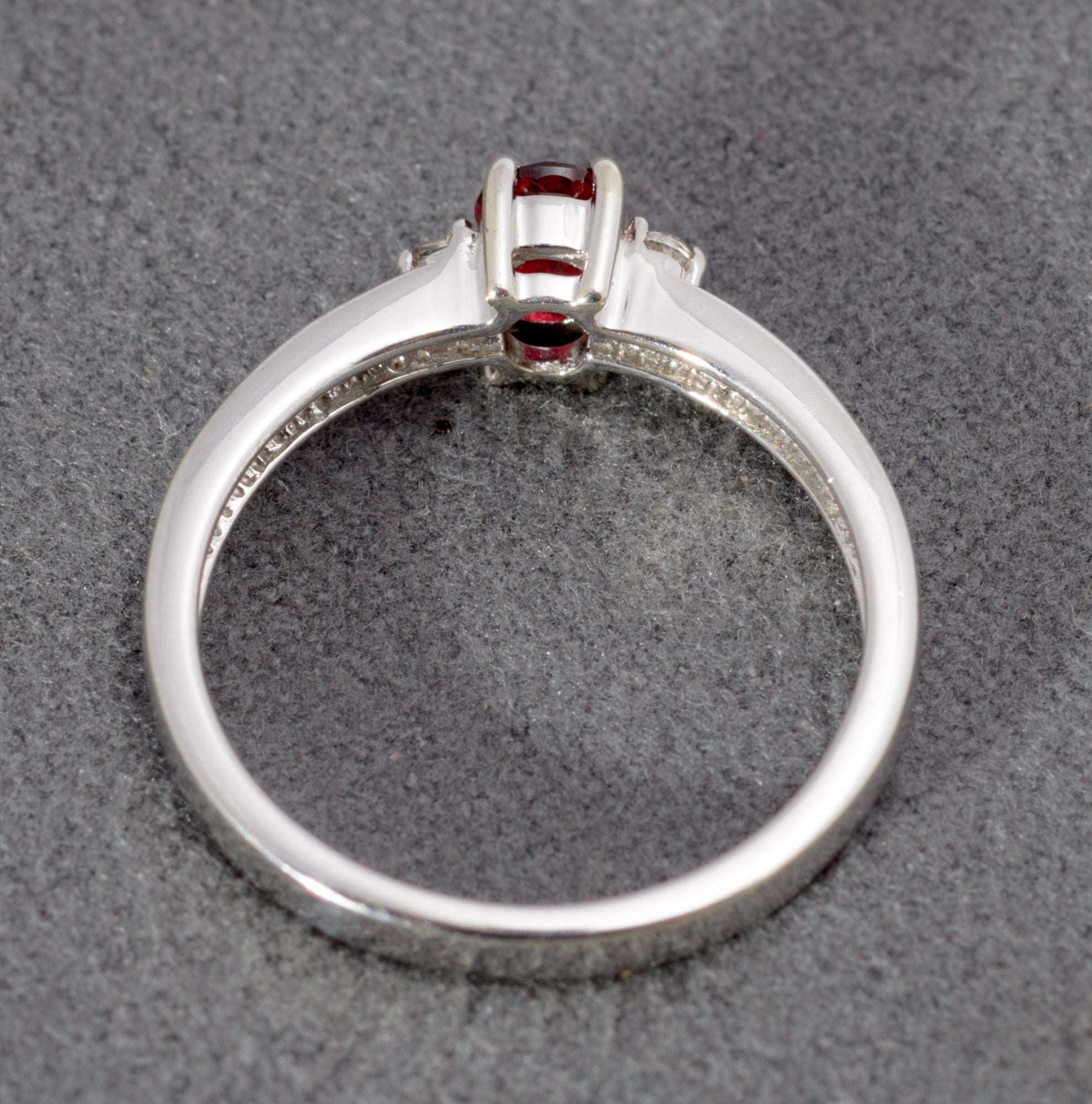 Vintage 9ct White Gold Ruby & Topaz Ring - Hallmarked 2007 - UK Size N - A563