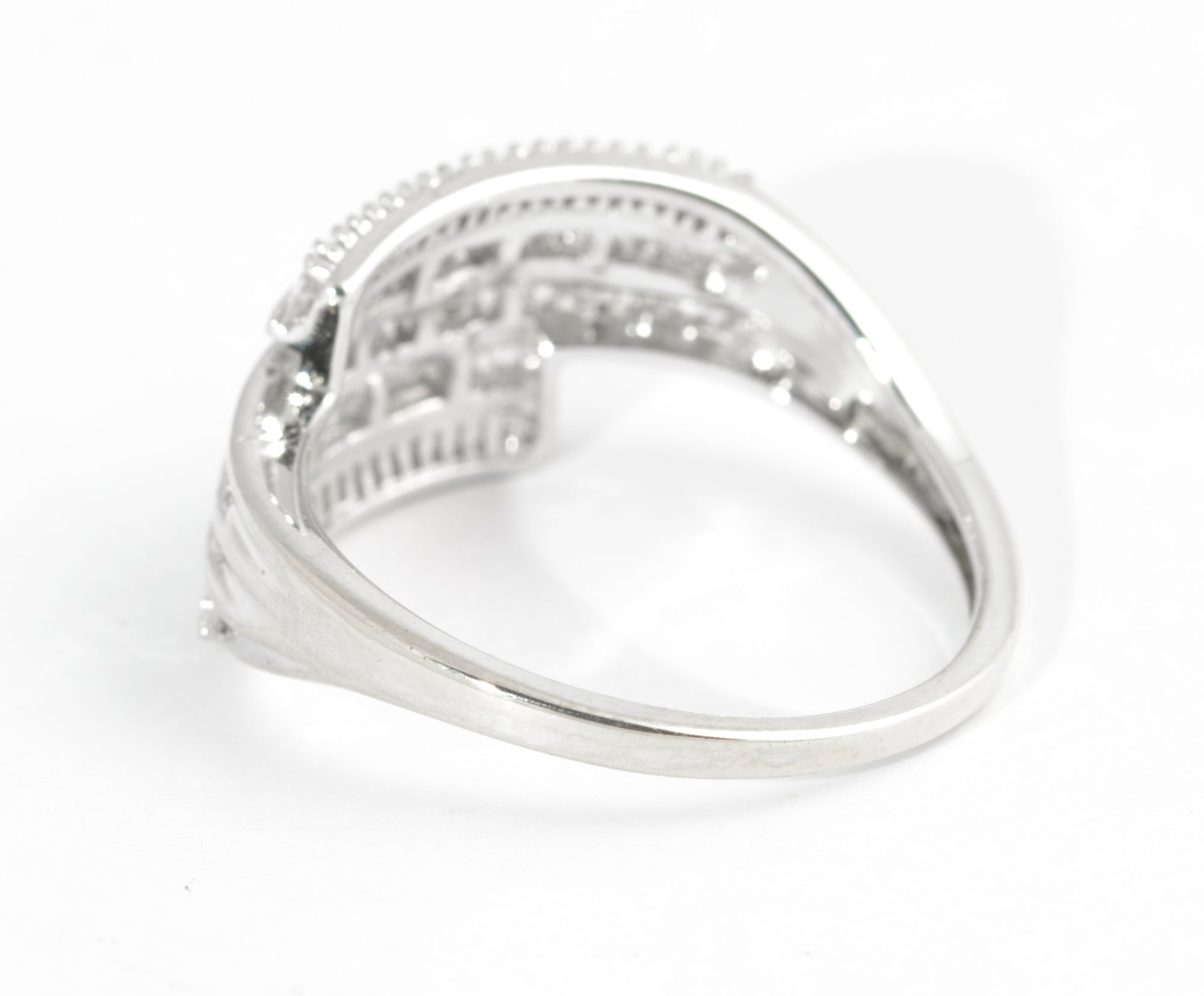 10K White Gold & Diamond Channel Set Crossover Ladies Ring UK Size O  (Code A585)