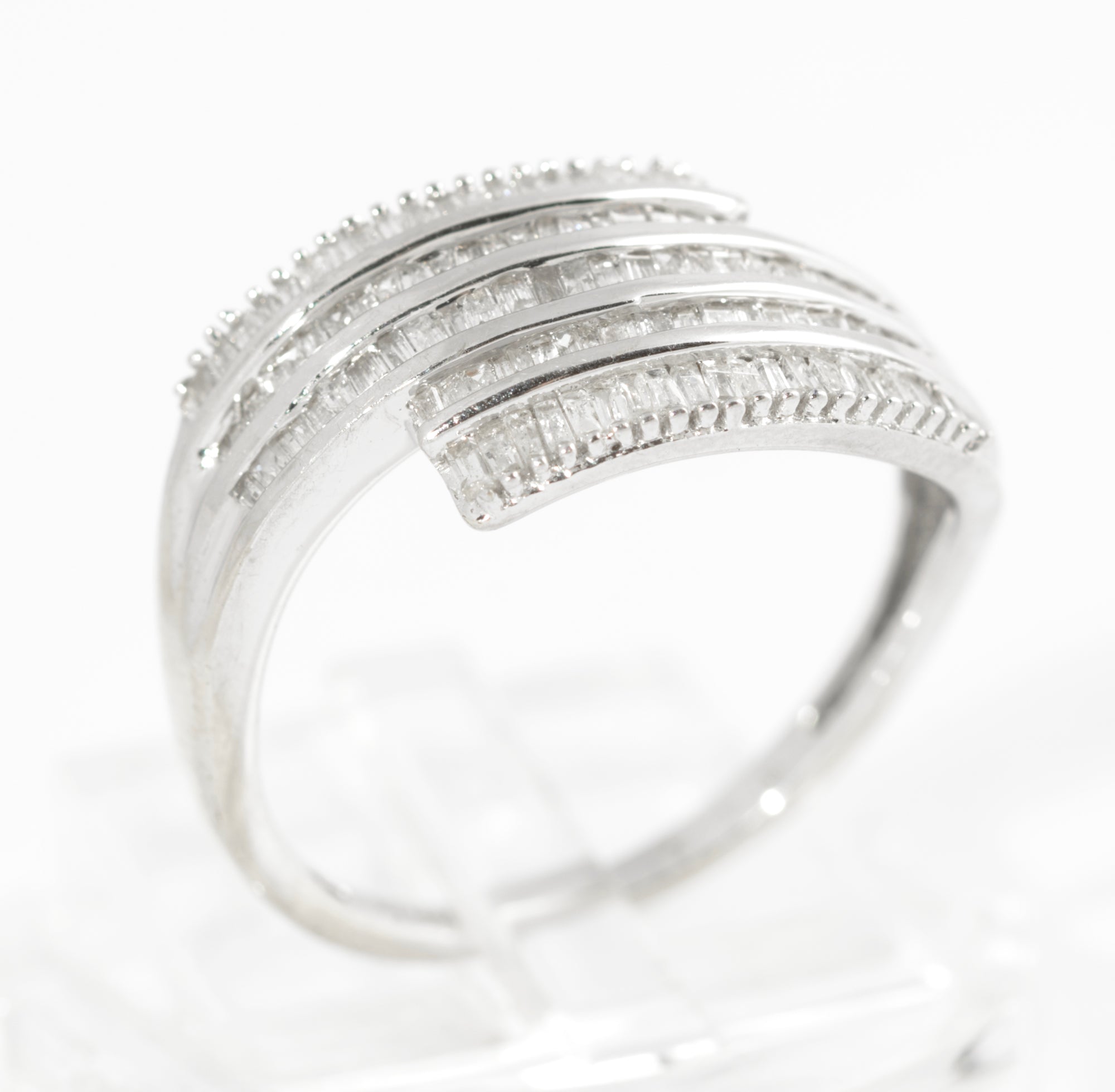 10K White Gold & Diamond Channel Set Crossover Ladies Ring UK Size O  (Code A585)