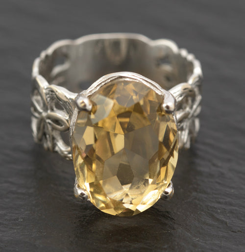9ct White Gold & Lemon Citrine Ring - 8.5ct Oval Cut - Birmingham 1997 