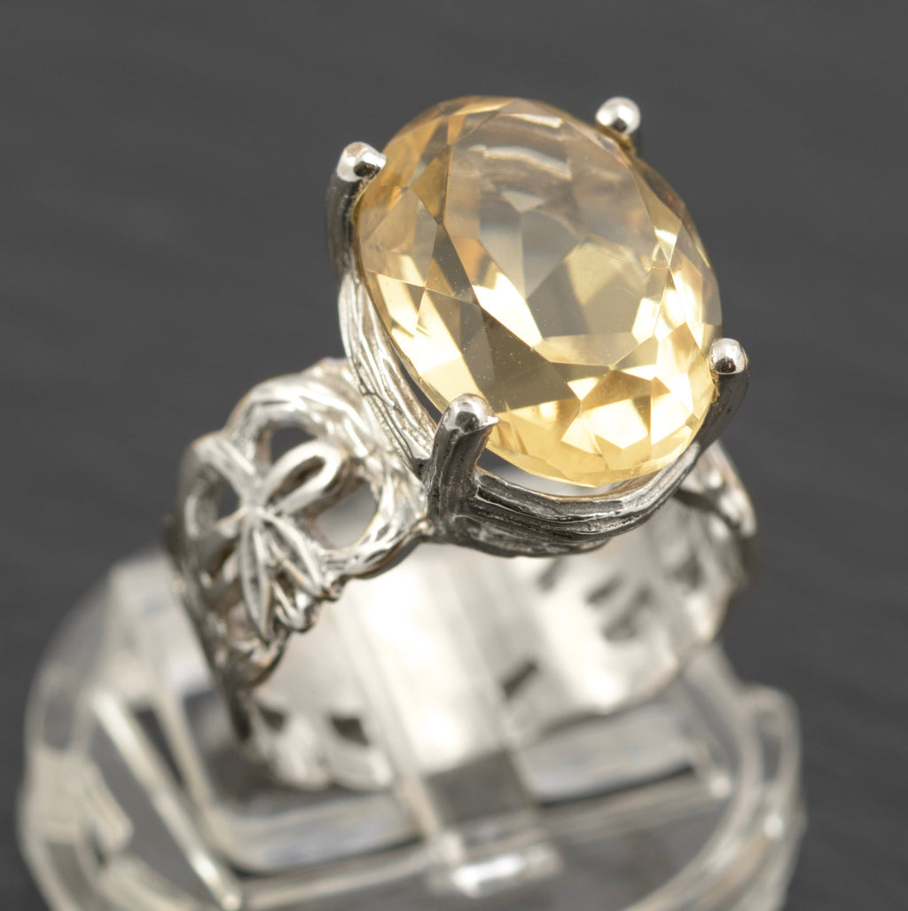 9ct White Gold & Lemon Citrine Ring - 8.5ct Oval Cut - Birmingham 1997 - UK Size N½ - A714