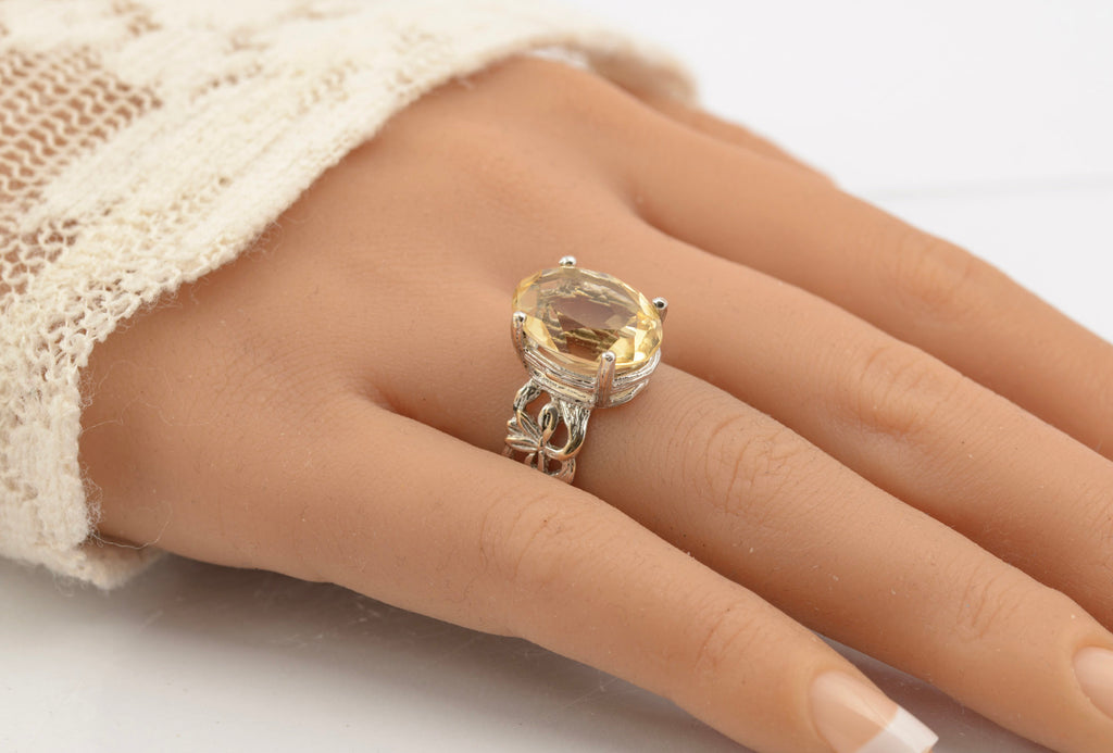 9ct White Gold & Lemon Citrine Ring - 8.5ct Oval Cut - Birmingham 1997 - UK Size N½ - A714