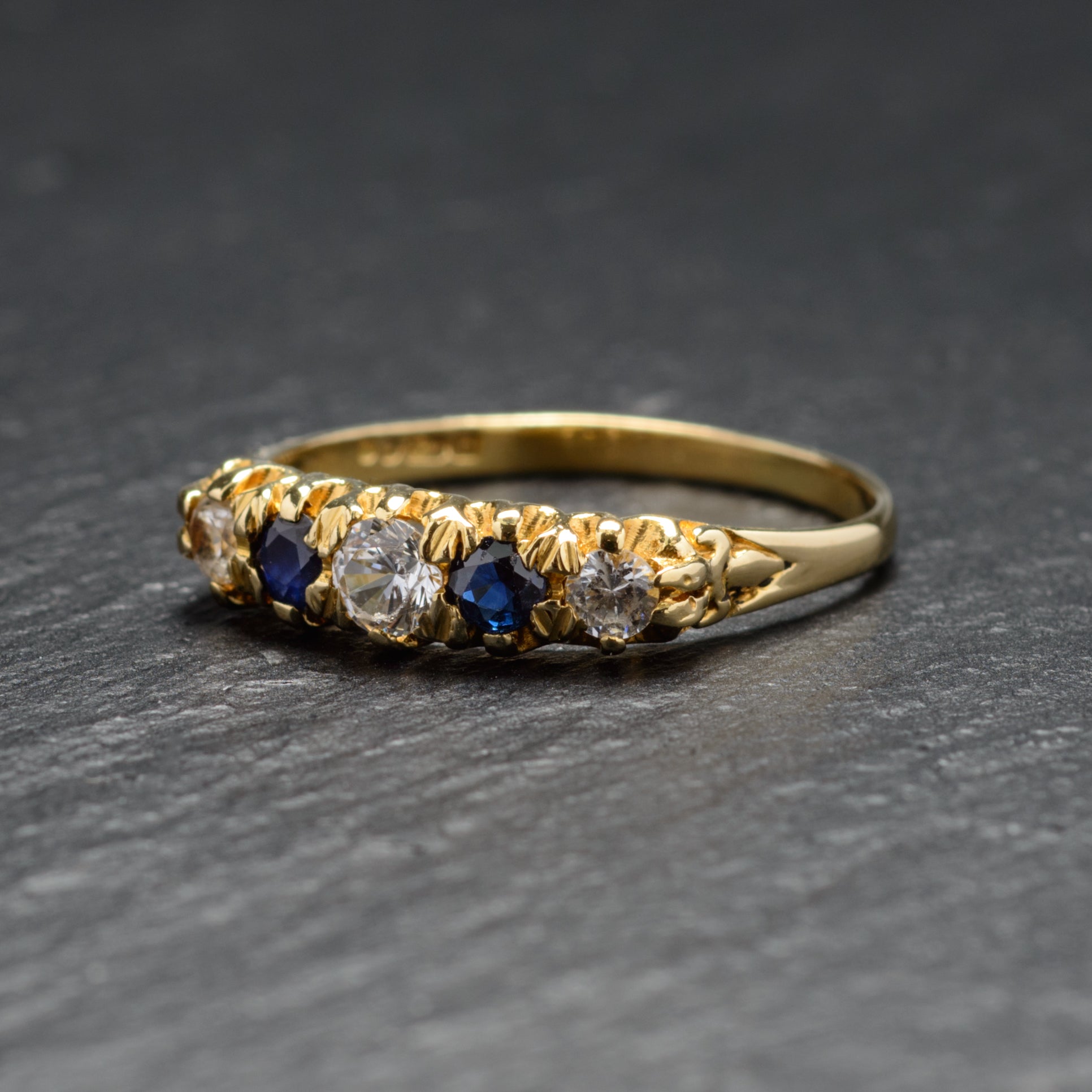 Vintage 18ct Gold Ring With Sapphire & White Spinel Gemstones H'mark London 1982 (A744)