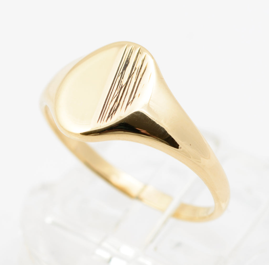 9ct Gold Signet Ring | Oval Textured Head | London Hallmark, Vintage 1976 (B2258)