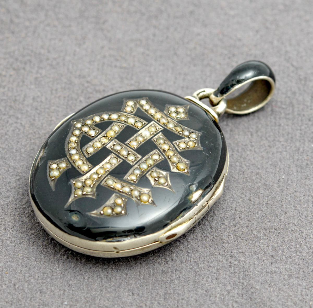 Antique Victorian Amity Eternity Infinity AEI Mourning Locket Black Enamel (B2289)