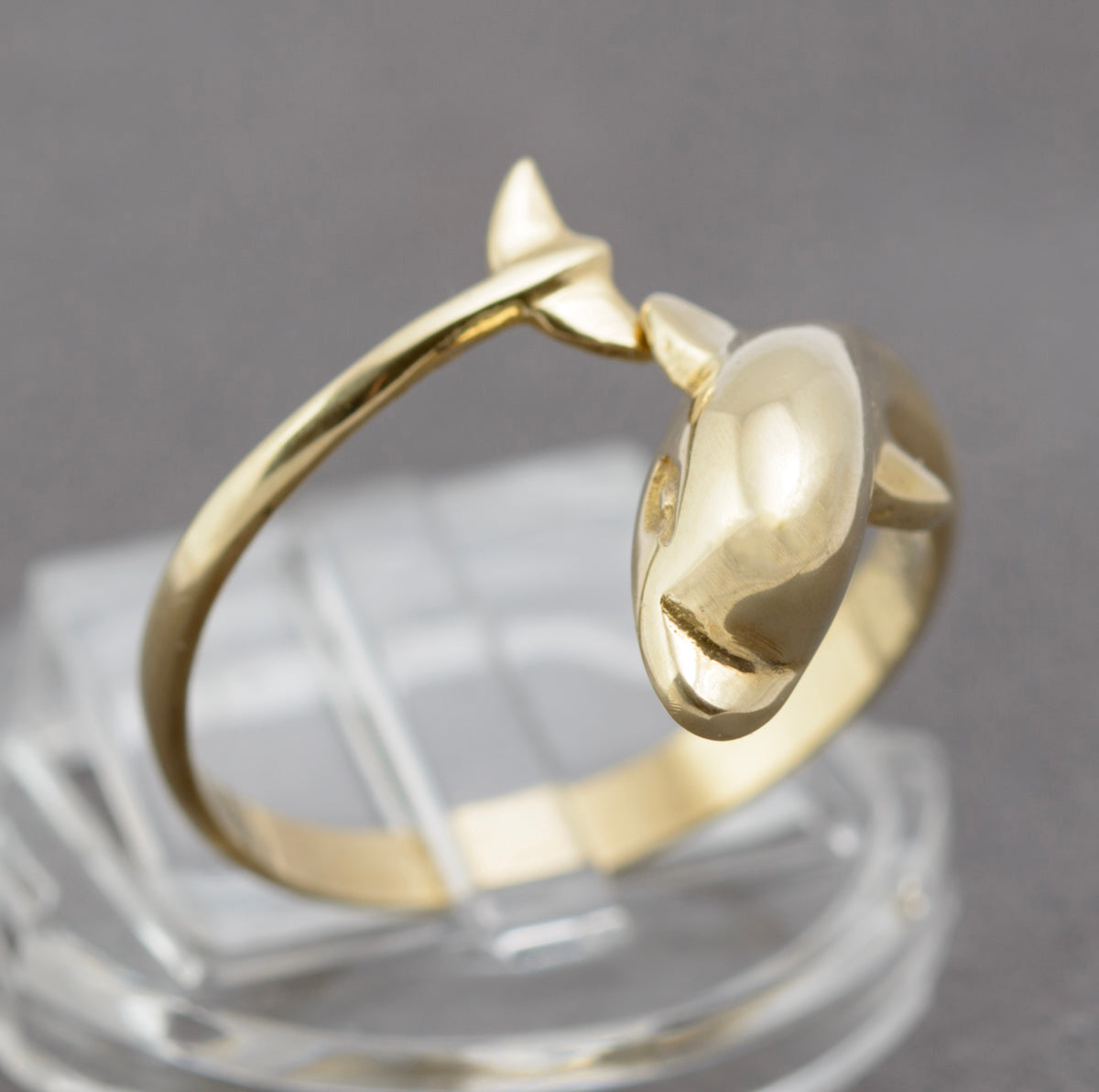 Vintage 14K 14ct Yellow Gold Dolphin Ring Open Band UK Size S (B2308)