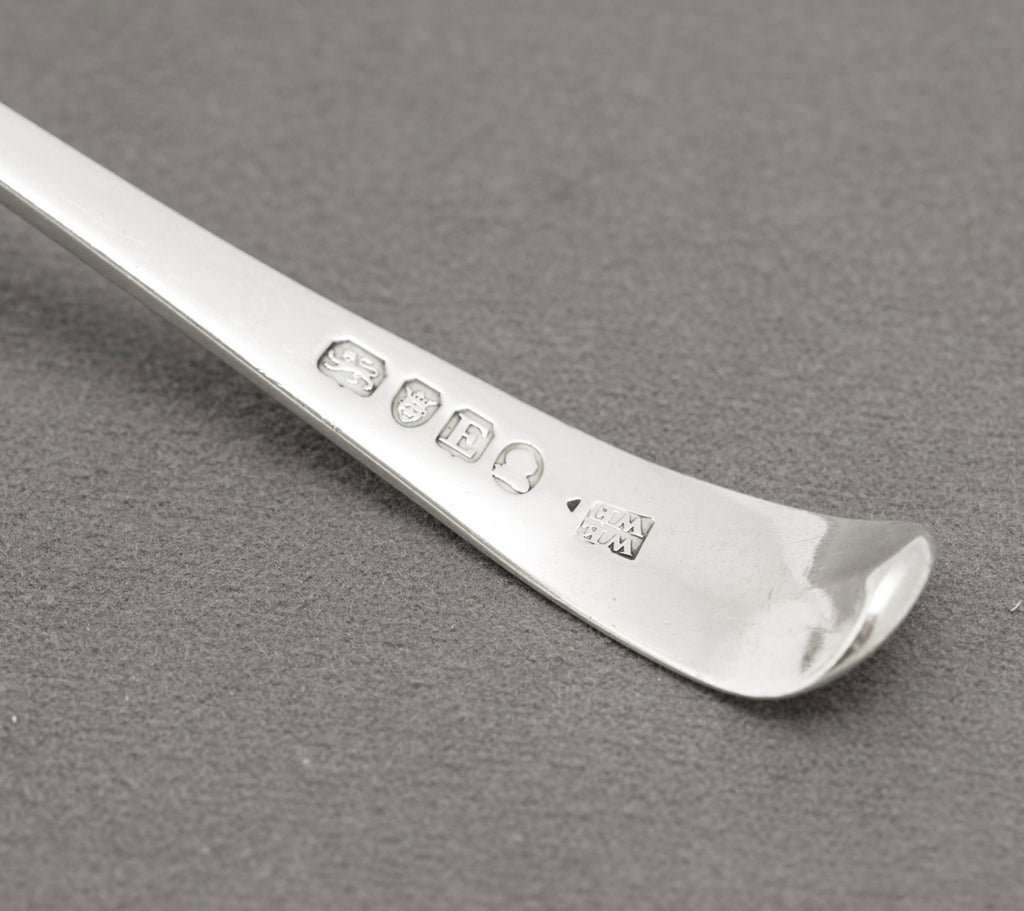 Antique George III / Georgian Sterling Silver Crested Sugar Sifting Spoon (B2321)