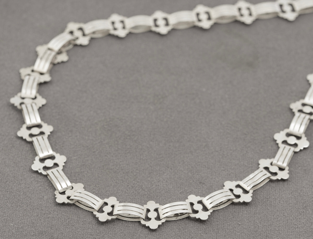 Victorian Antique Sterling Silver Book Chain & Locket Necklace c.1880 (B2322)
