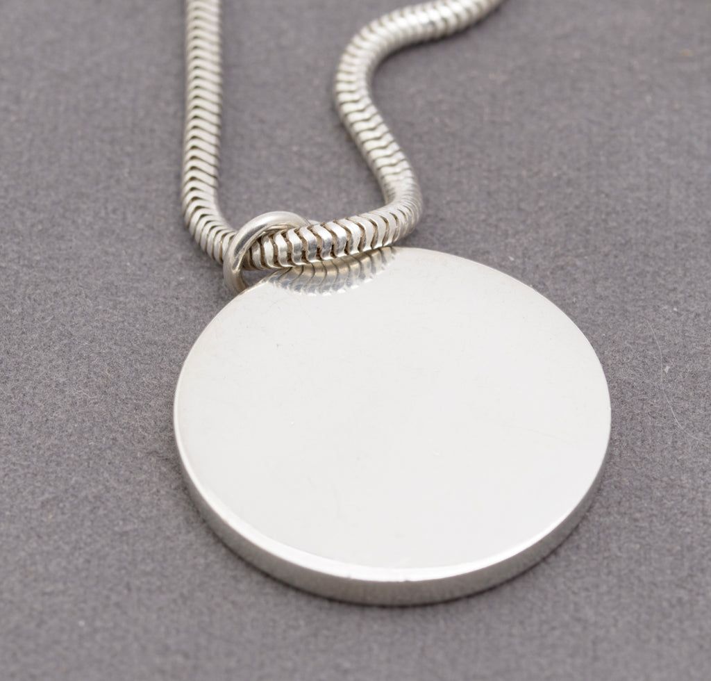 Vintage Sterling Silver 1977 Jubilee Round Ingot Pendant & Snake Chain Necklace (B2324)