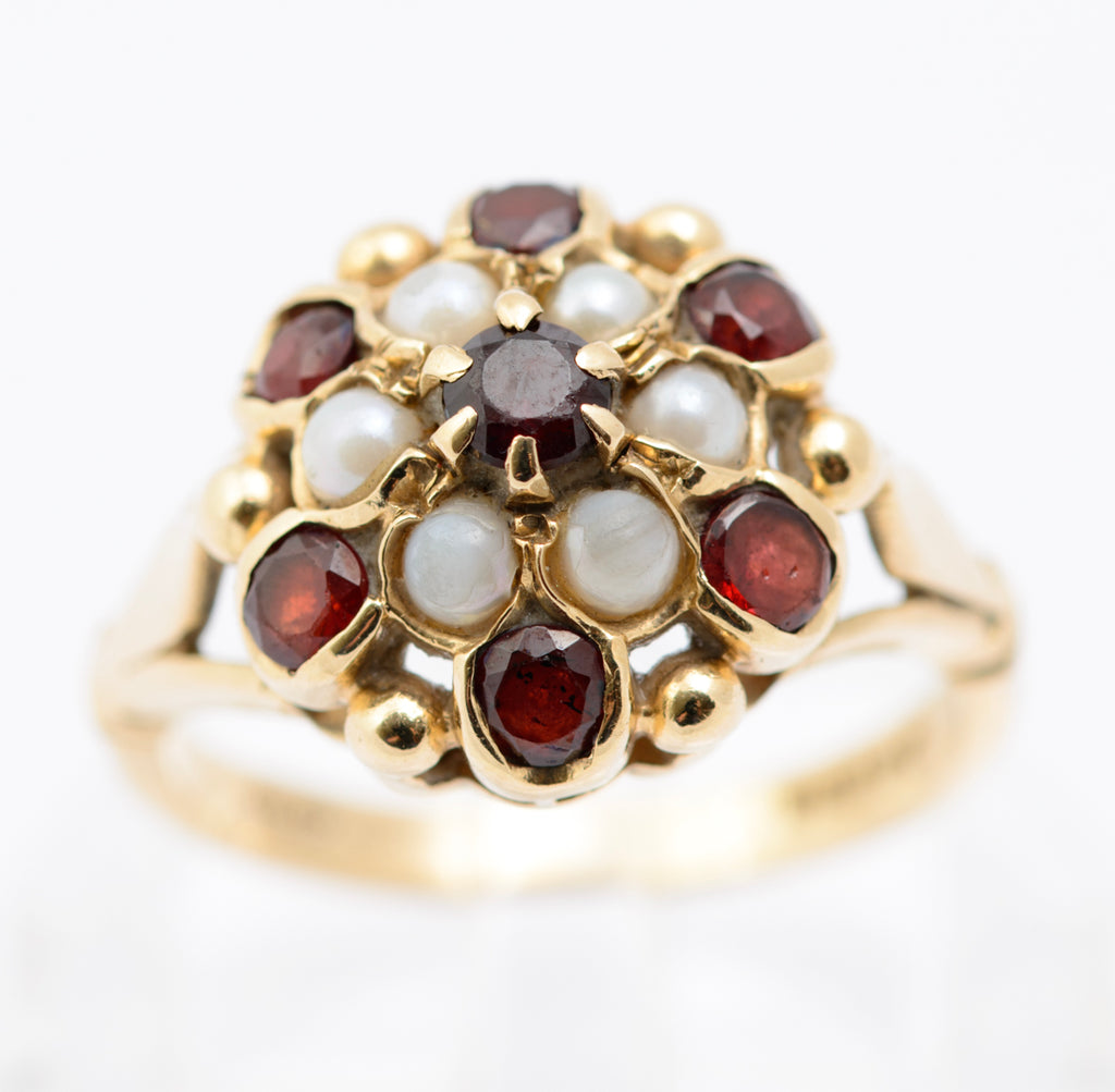 Vintage Ladies 9ct Yellow Gold Garnet & Pearl Princess Cluster Ring Hallmarked London 1966 UK Size N (B2325)