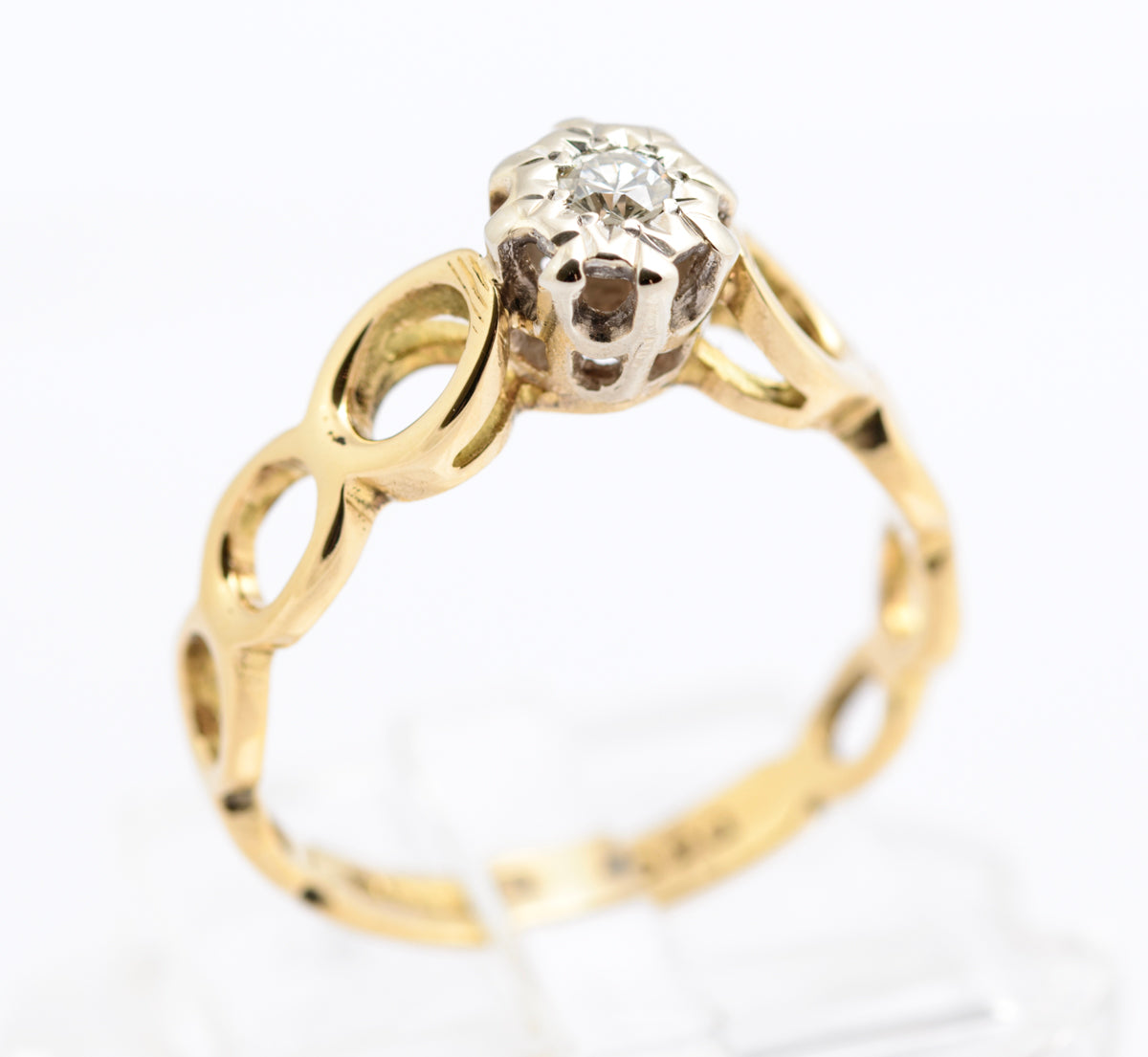 Vintage 18ct Gold & Diamond Solitaire Ring With Open Work Band Hallmarked 1972 (B2335)