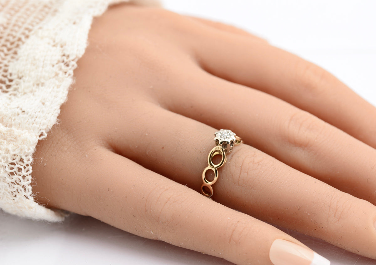 Vintage 18ct Gold & Diamond Solitaire Ring With Open Work Band Hallmarked 1972 (B2335)