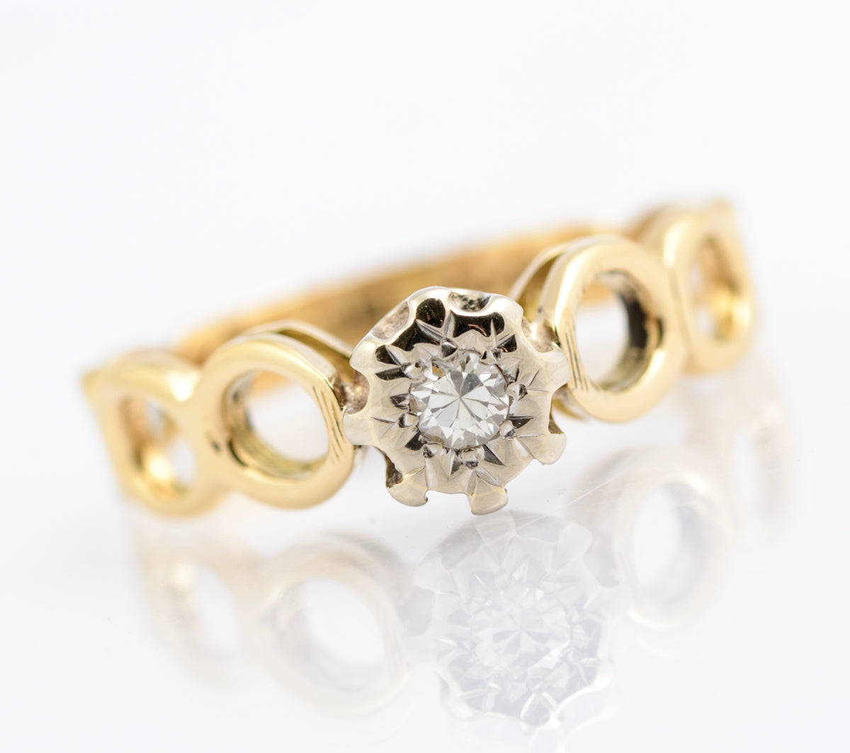 Vintage 18ct Gold & Diamond Solitaire Ring With Open Work Band Hallmarked 1972 (B2335)