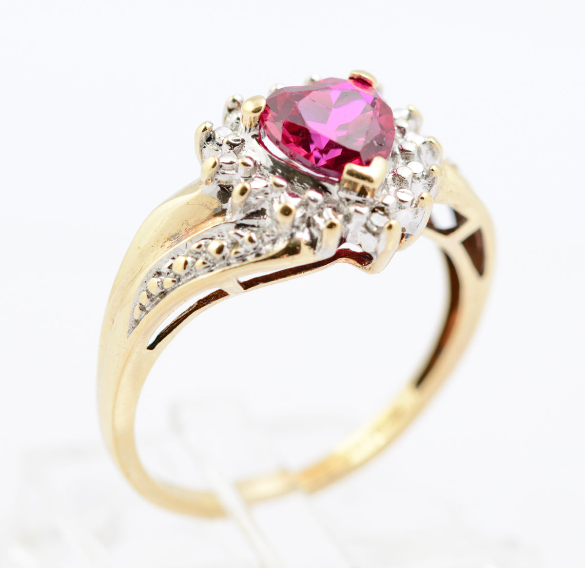 Vintage 9ct Gold Ring With Heart Shaped Ruby & Natural Diamonds(B2342)