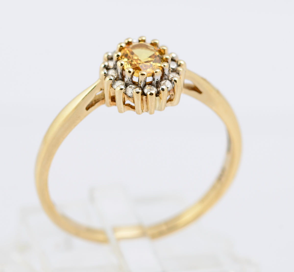 Vintage 9ct Gold Ring With Yellow Topaz Gemstone & Natural Diamond Halo Size P (B2344)