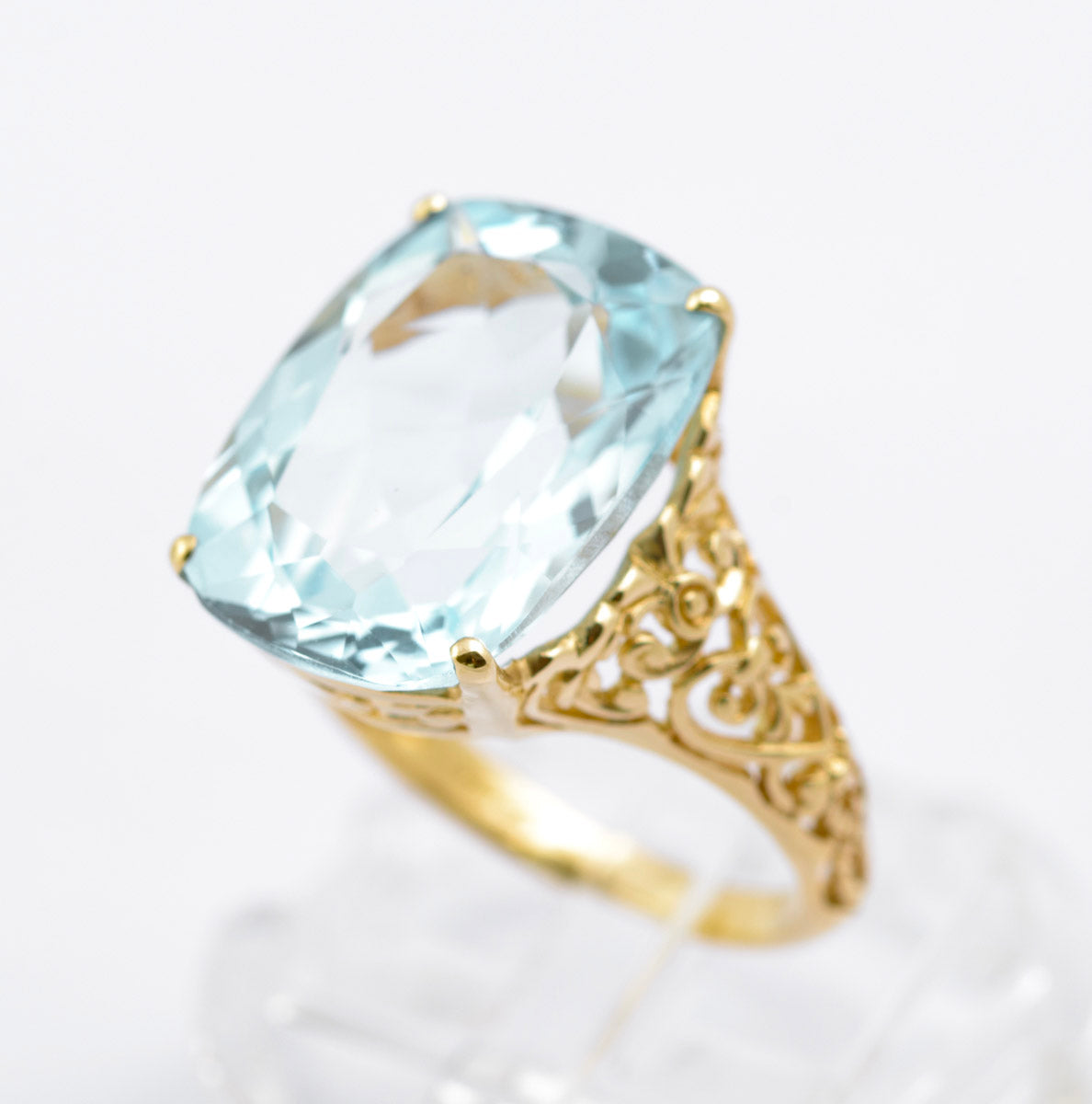 Vintage 9ct Gold Dress Ring - Fine 11 Carat Natural Sky Blue Topaz Cushion Cut  (B2390)