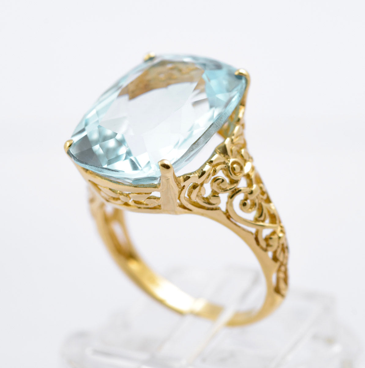 Vintage 9ct Gold Dress Ring - Fine 11 Carat Natural Sky Blue Topaz Cushion Cut  (B2390)