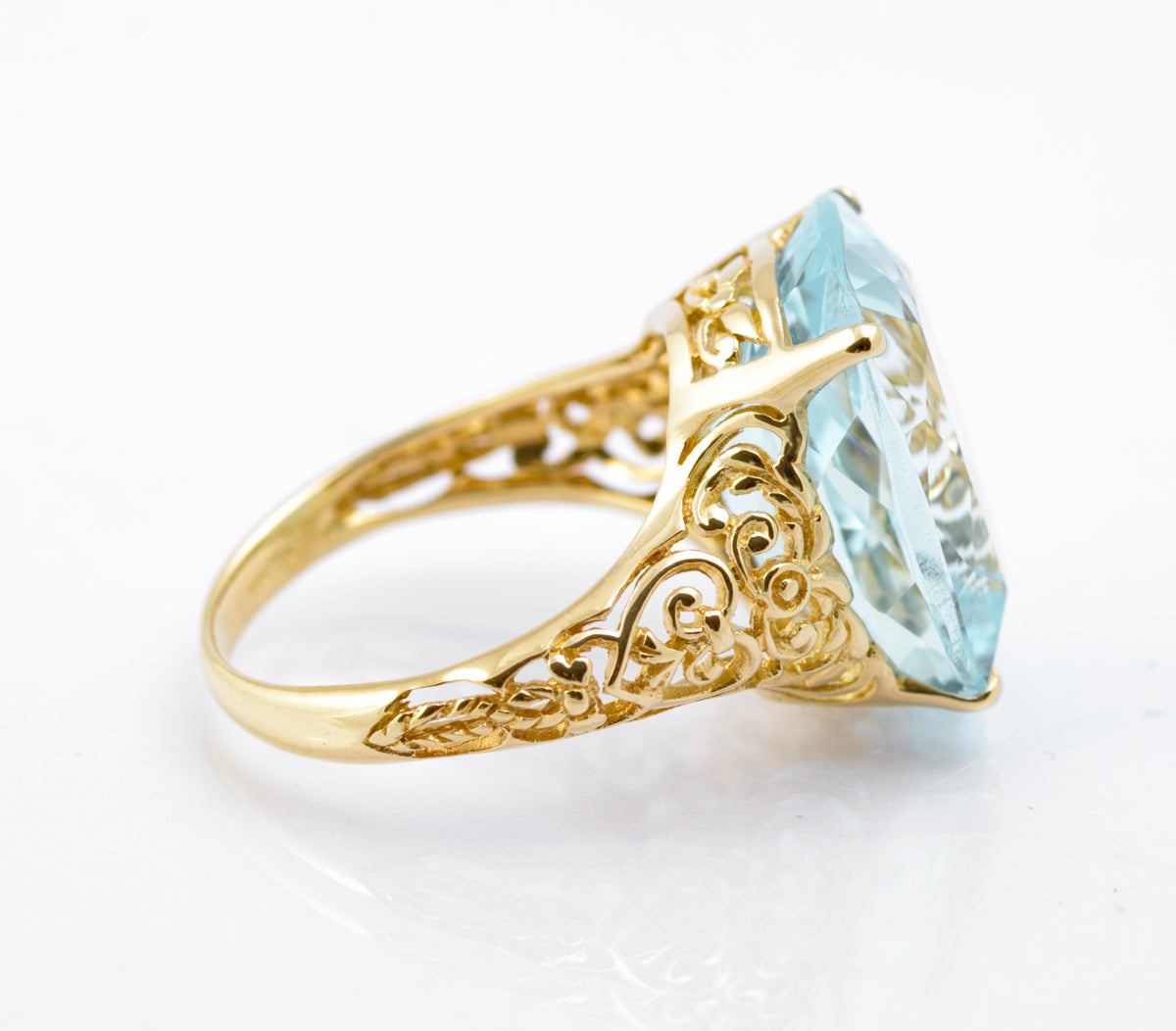 Vintage 9ct Gold Dress Ring - Fine 11 Carat Natural Sky Blue Topaz Cushion Cut  (B2390)