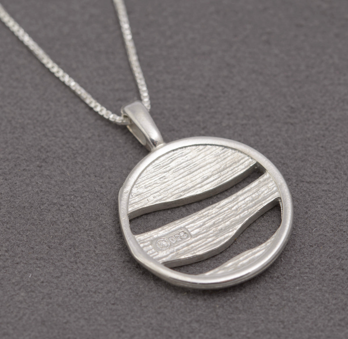 Malcolm Gray For Ortak Scottish Sterling Silver & Enamel Pendant Necklace (B2396)