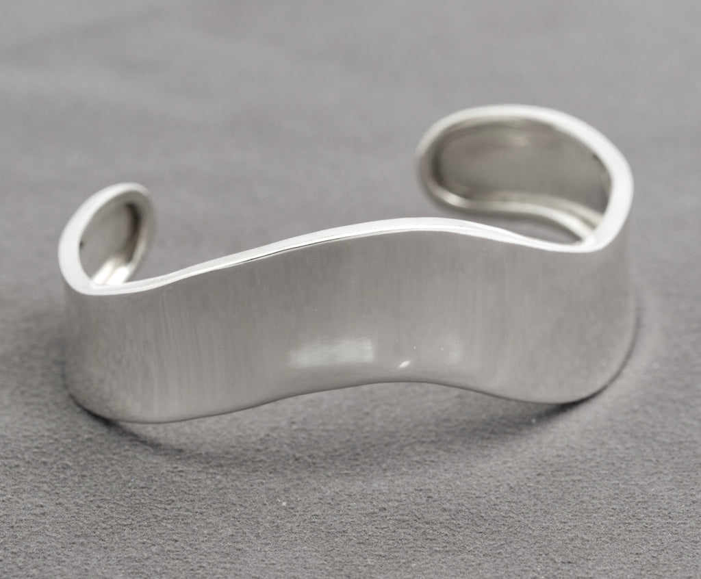 Stylish Vintage Mexican Wave Bangle Bracelet In Sterling Silver Hallmarked 1996 (B2414)