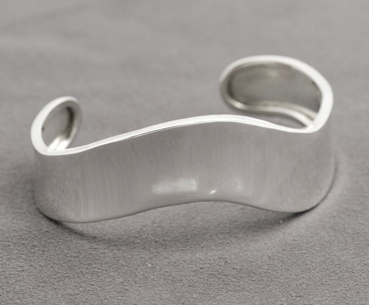 Stylish Vintage Mexican Wave Bangle Bracelet In Sterling Silver Hallmarked 1996 (B2414)