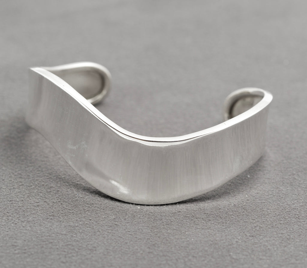 Stylish Vintage Mexican Wave Bangle Bracelet In Sterling Silver Hallmarked 1996 (B2414)