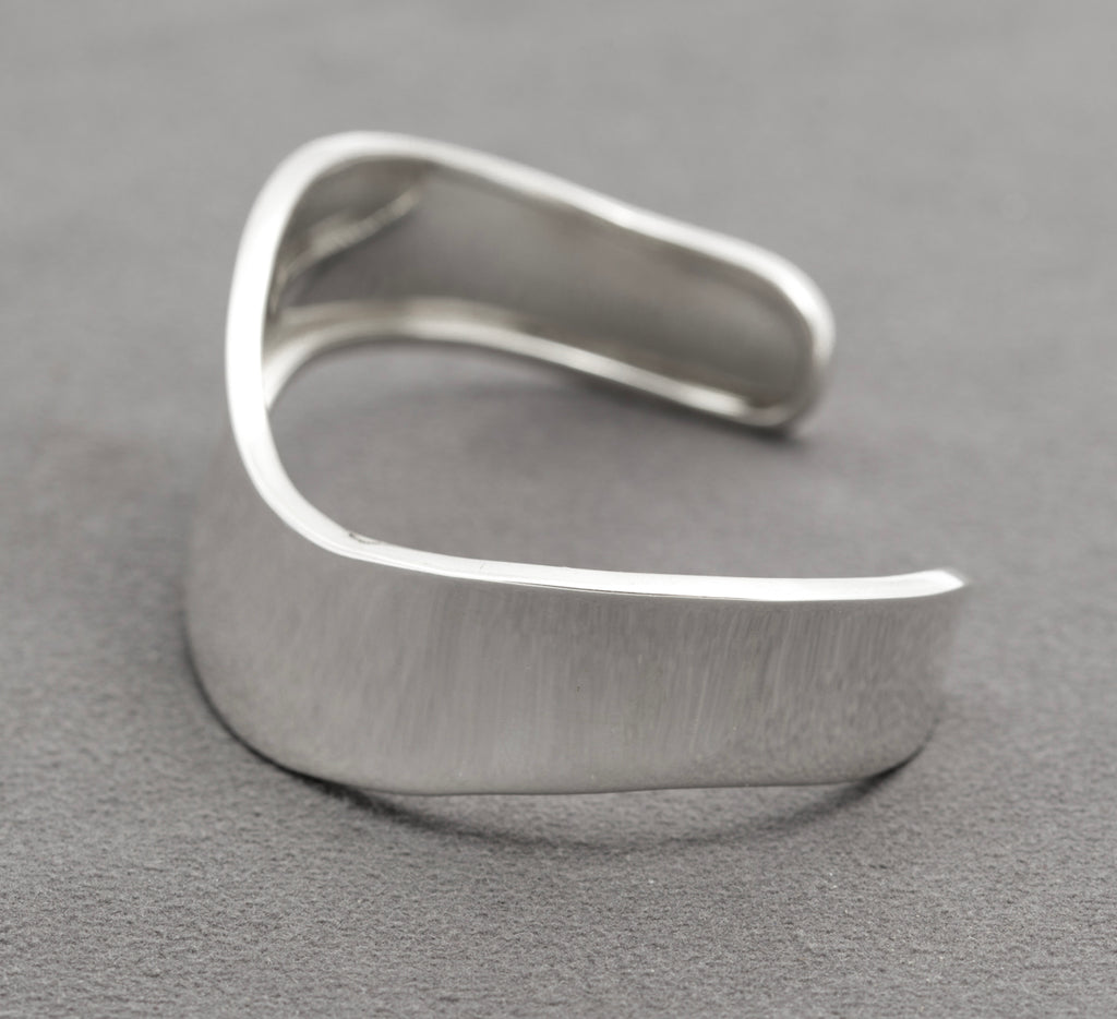 Stylish Vintage Mexican Wave Bangle Bracelet In Sterling Silver Hallmarked 1996 (B2414)