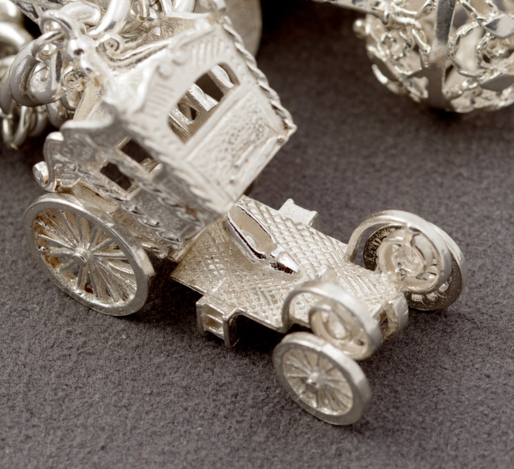 Vintage Sterling Silver Charm Bracelet | 19 Charms | Chunky | Birmingham Hallmark 1966 | B2438