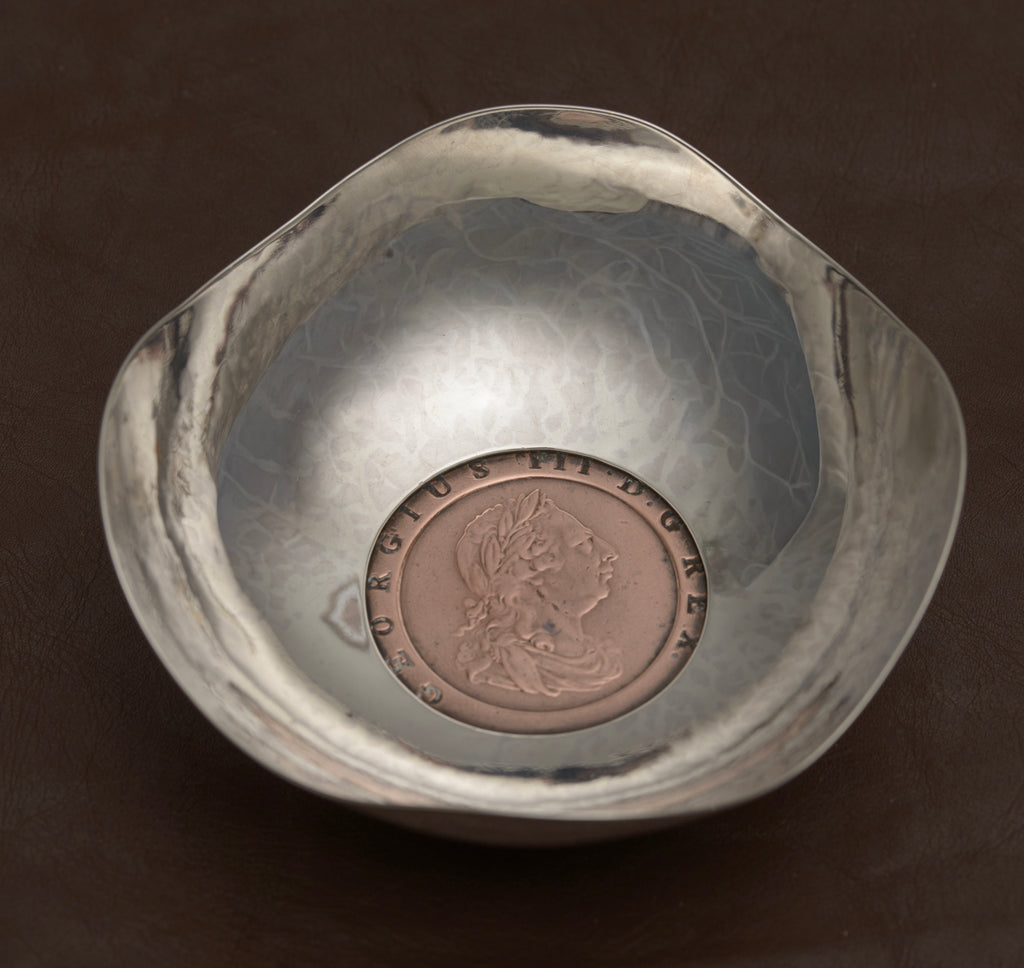 Antique Art Deco Sterling Silver Planished Dish & George III Cartwheel Penny (B2501)