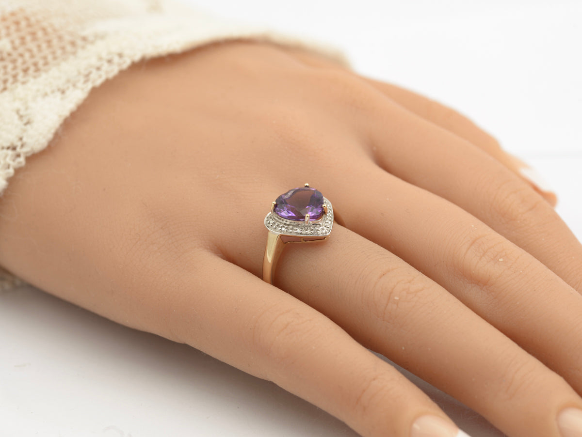 Vintage 9ct Gold & Large Heart Cut Amethyst & Diamond Halo Ring Size P (B2512)