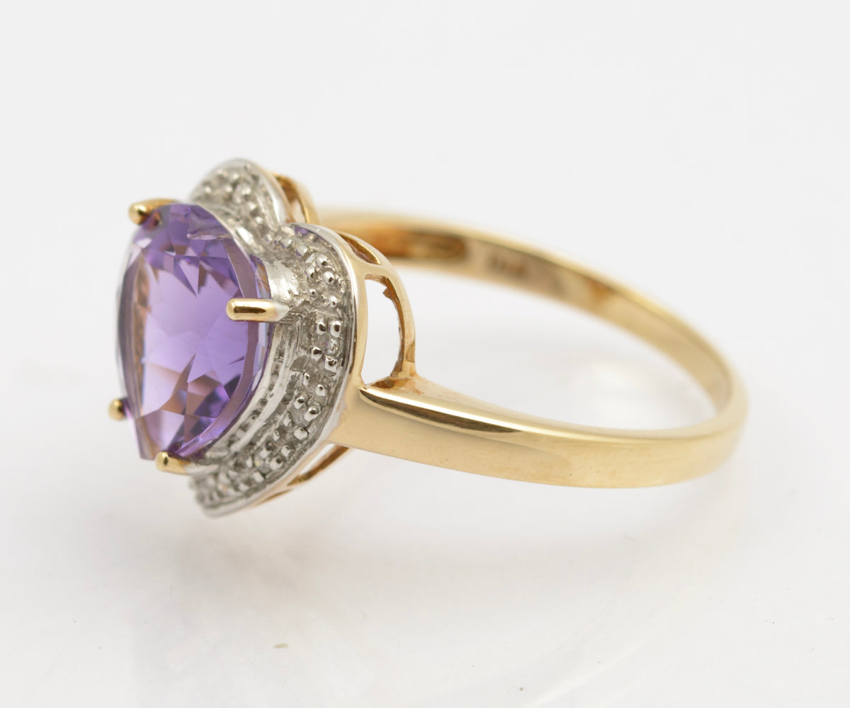 Vintage 9ct Gold & Large Heart Cut Amethyst & Diamond Halo Ring Size P (B2512)