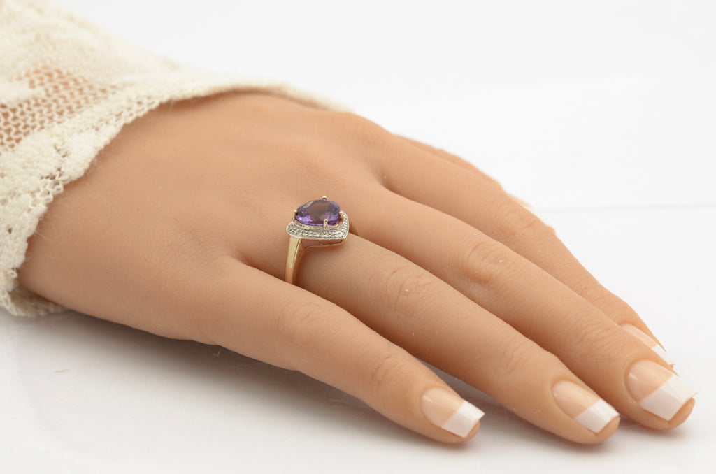 Vintage 9ct Gold & Large Heart Cut Amethyst & Diamond Halo Ring UK Size P (B2512)