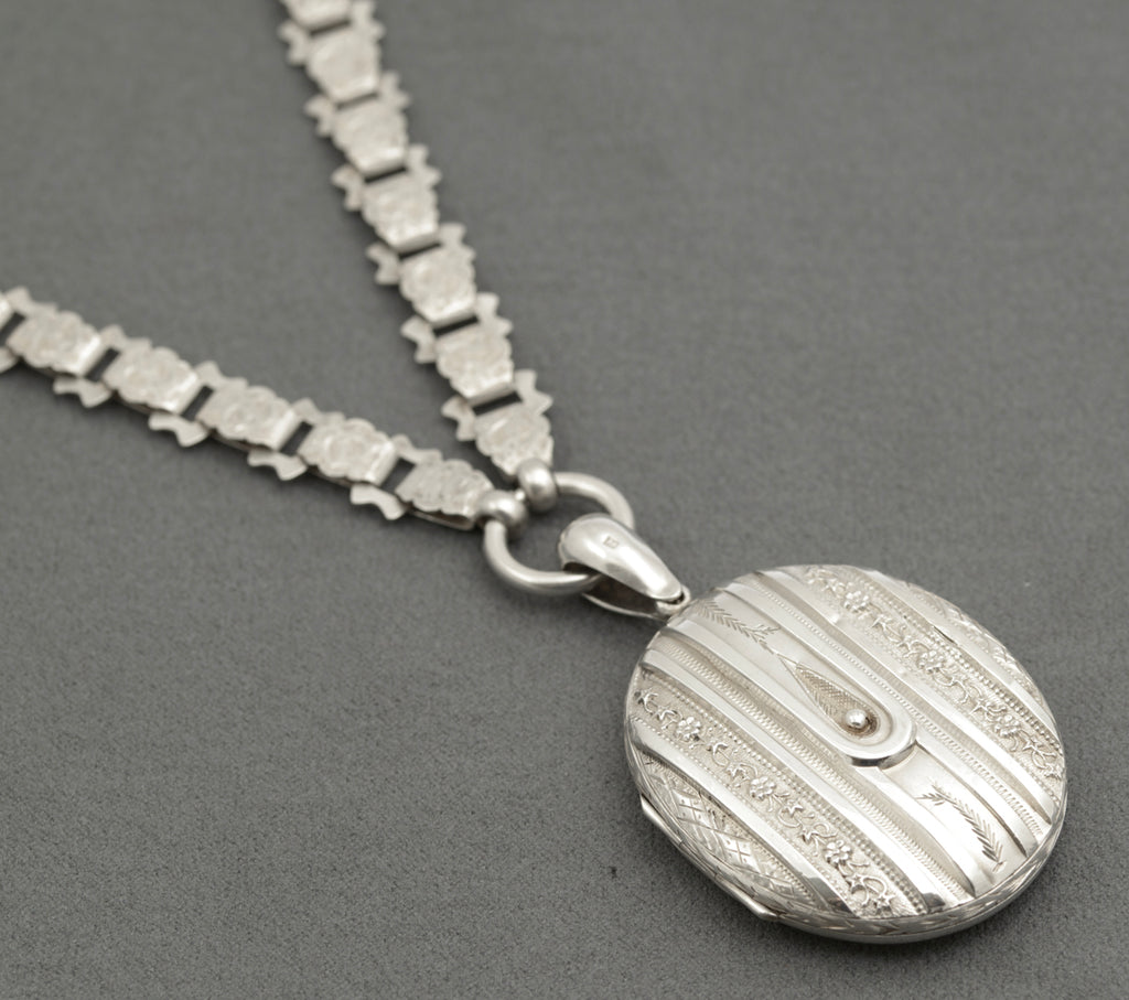 Antique Victorian Sterling Silver Locket & Fancy Link Book Chain Necklace (B2513)