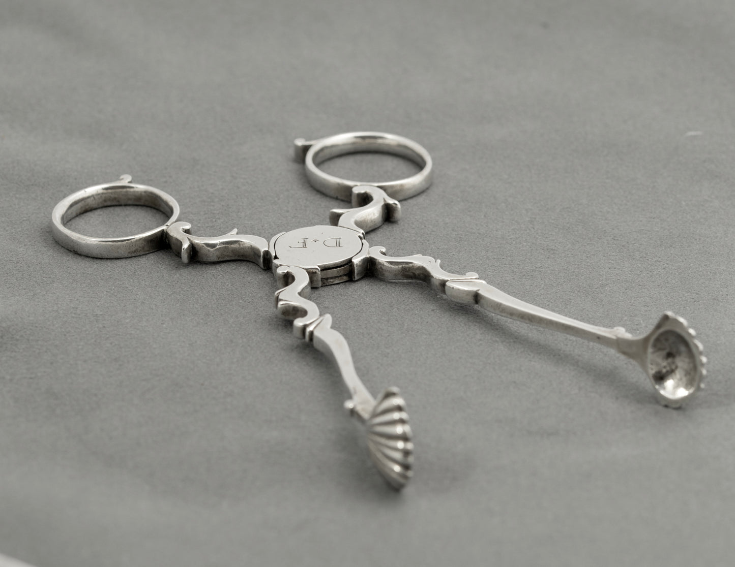 Antique Georgian Sterling Silver Sugar Tongs / Nips Mid 18th Century (B2521)