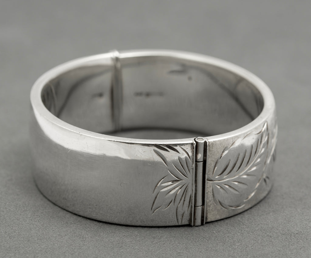 Vintage Sterling Silver Cuff Bangle - Bright Cut Leaves - Patent Sliding Clasp - Hallmarked 1972 - B2523