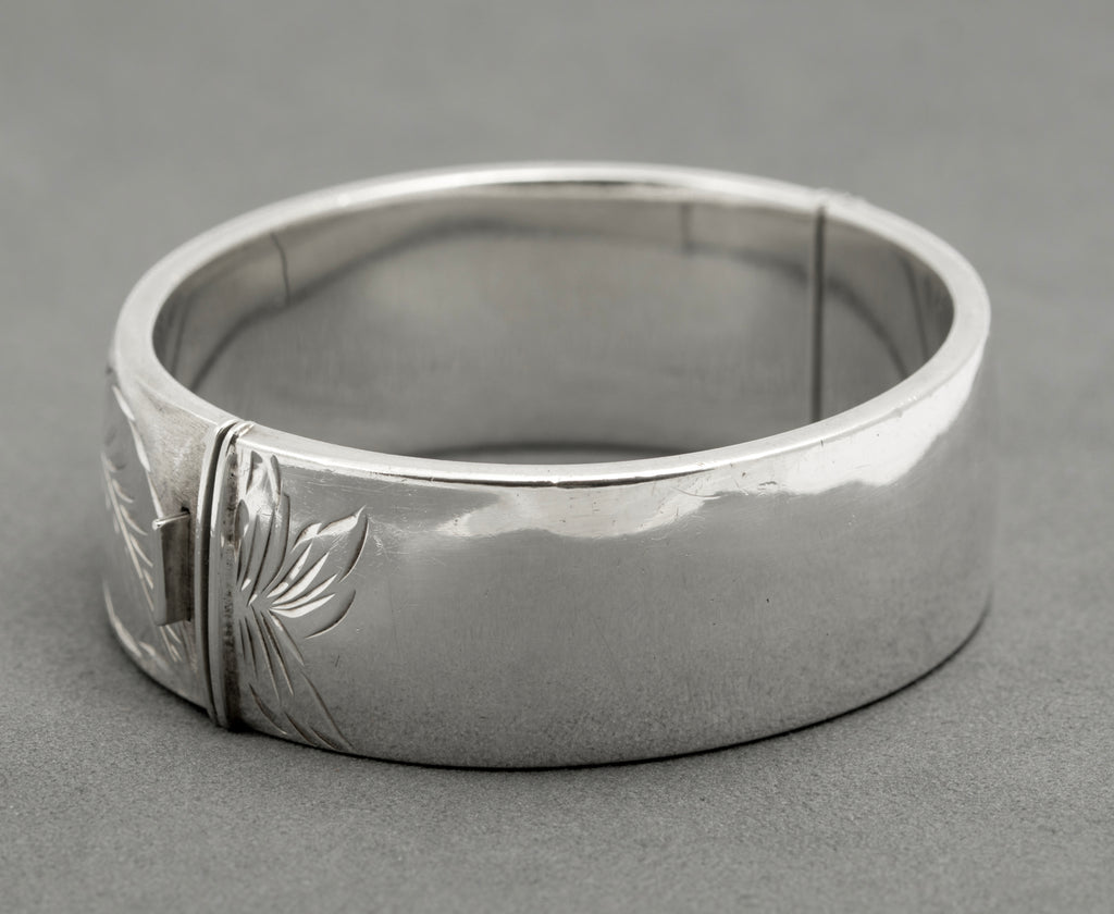 Vintage Sterling Silver Cuff Bangle - Bright Cut Leaves - Patent Sliding Clasp - Hallmarked 1972 - B2523