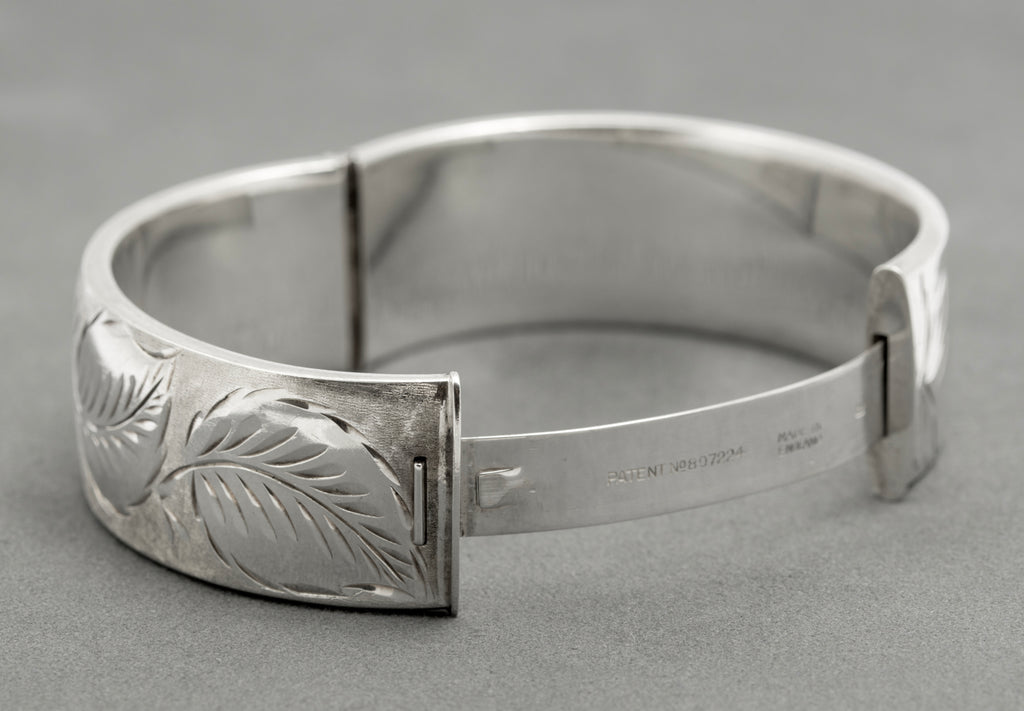 Vintage Sterling Silver Cuff Bangle - Bright Cut Leaves - Patent Sliding Clasp - Hallmarked 1972 - B2523